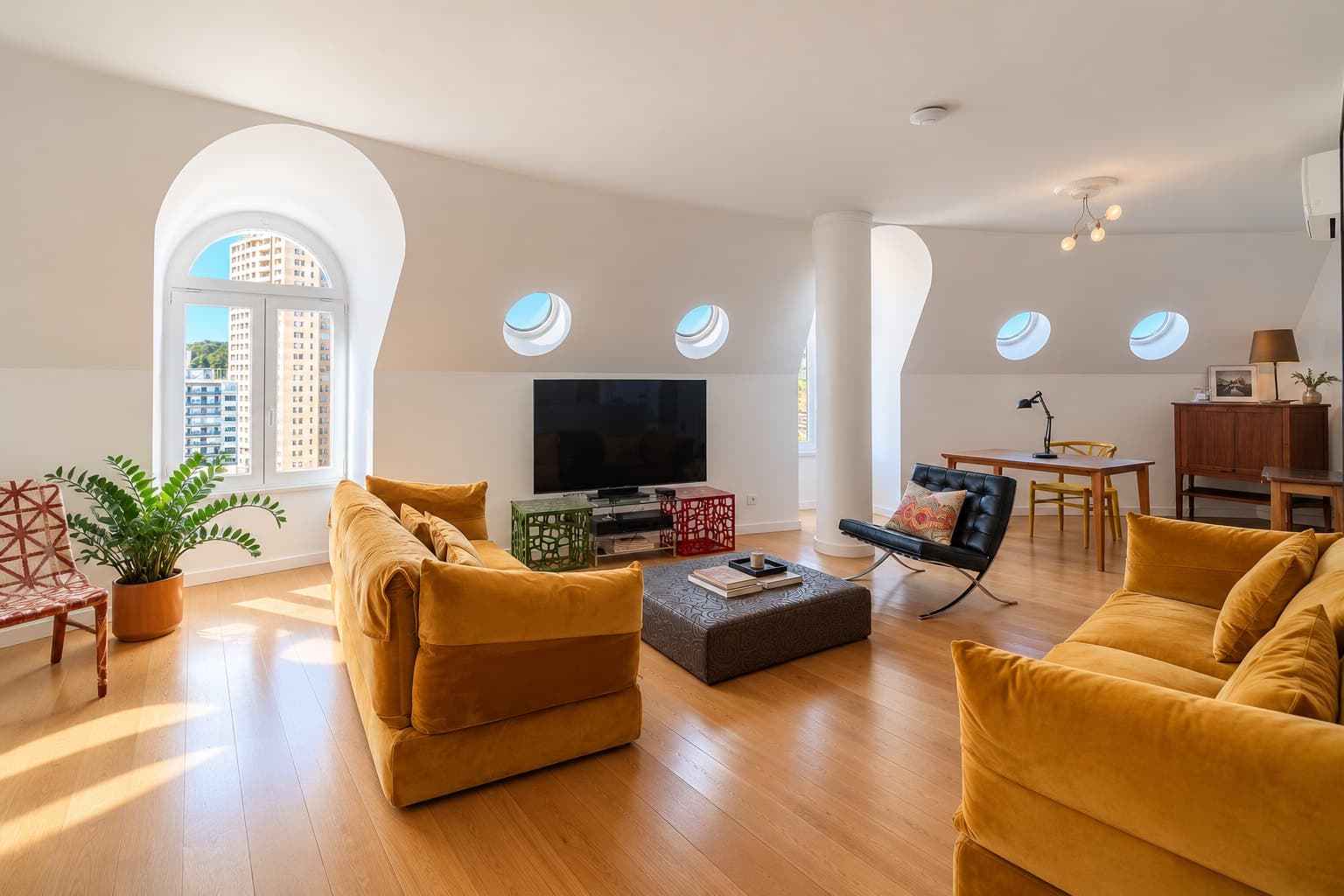 Apartment T3 Duplex in Lisboa — Duplex T3 no último andar, em Sete Rios